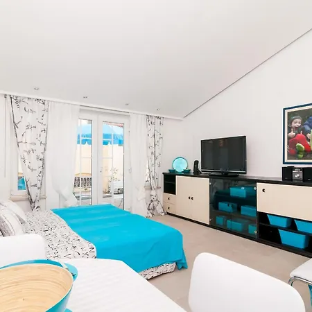 カルメン ＆ トスカ アパート *