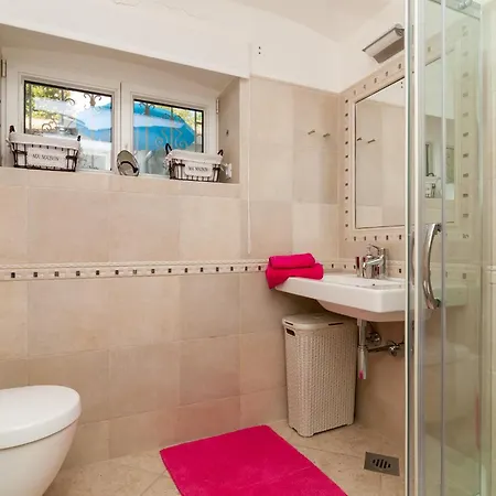 カルメン ＆ トスカ アパート